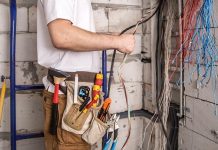 commercial electrician in Knoxville, TN